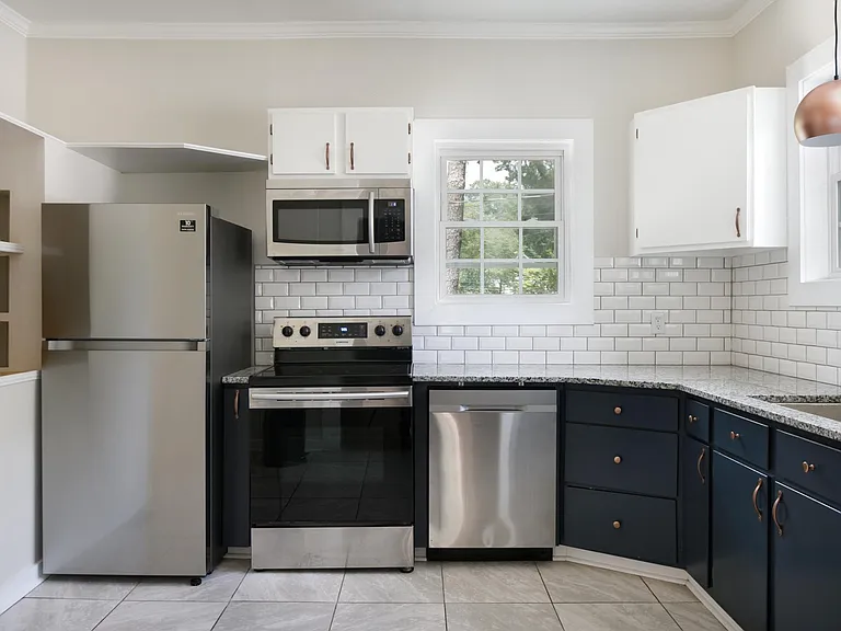 1516 Brookside Ave — Photo 10