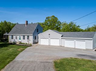 93 Knudsen Rd, Gray, ME 04039