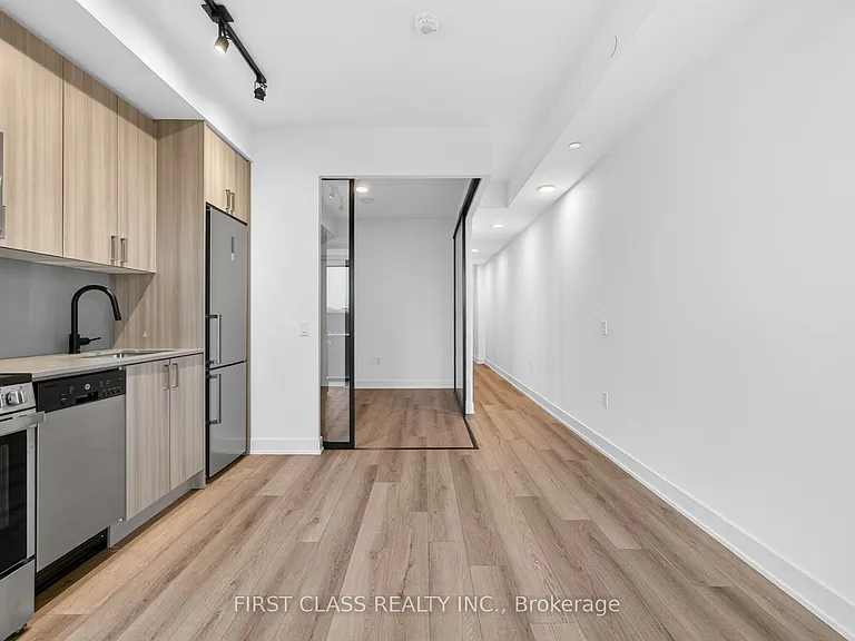 758 Dovercourt Rd #612 — Photo 9