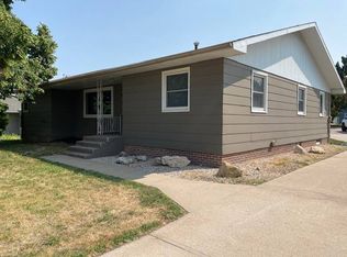 335 S Shawnee, Wauneta, NE 69045