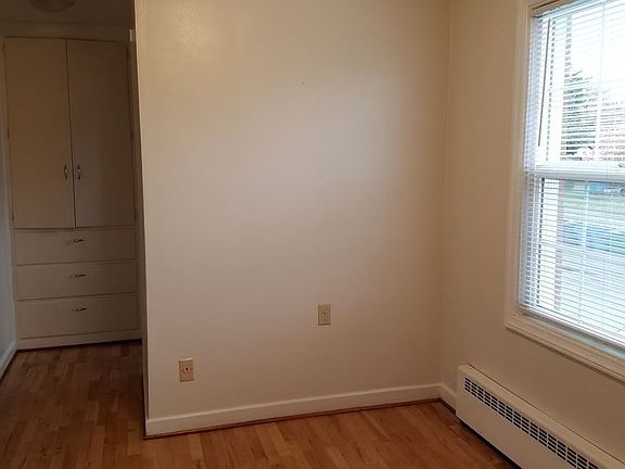 4th image of 1911 Daniels St APT 15
