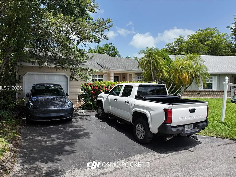 14605 SW 142nd Pl — Photo 42