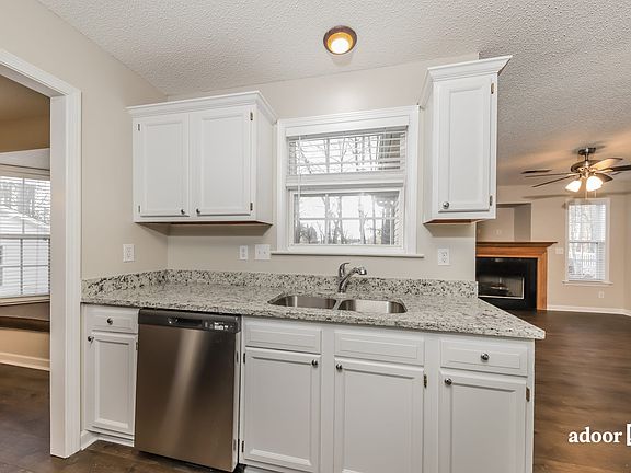 4th image of 524 Clear Meadow Dr