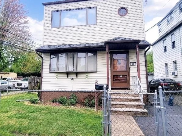 52 High St, Clifton City, NJ 07014