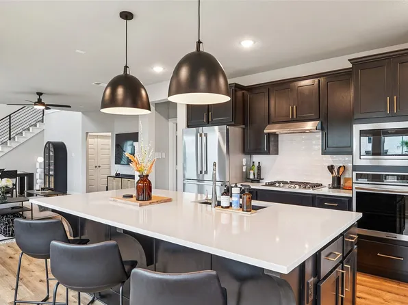1800 Pelham Dr, Aubrey, TX 76227