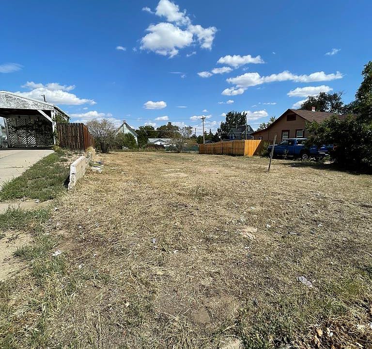 1st image of 2718 4th Ave