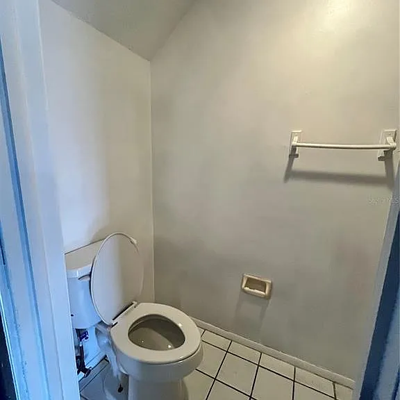 4918 Silver Oaks Vlg #F — Photo 14