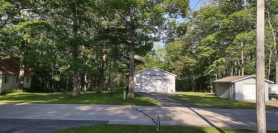 1st image of 4385 E Cedar Lake Dr