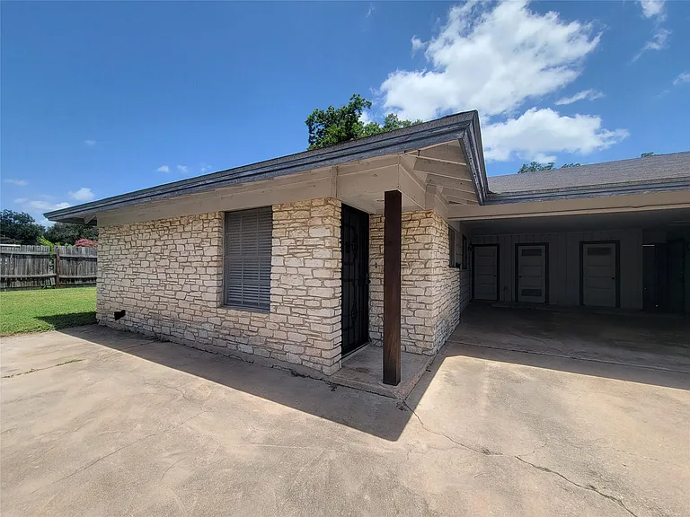 5806 Nassau Dr #B — Photo 20