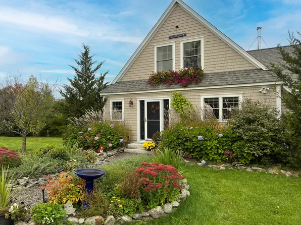 83 Barrett Hill Road, Hope, ME 04847