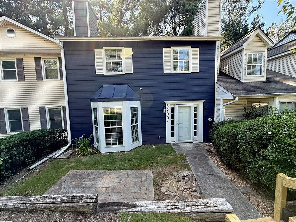 3 bed, 2.5 bath, 1612 sqft, $2,095 — Photo 1