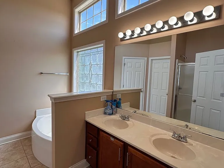 8909 Gentlewind Way — Photo 28