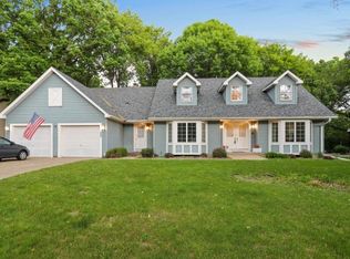 3323 Katie Ln, Arden Hills, MN 55112
