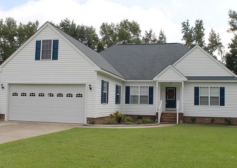 1st image of 402 Wesley Dr