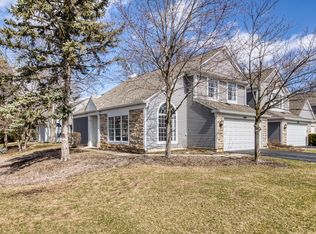 1564 Westbury Dr, Hoffman Estates, IL 60192