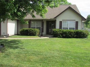 1034 Meadowrun Rd, Englewood, OH 45322