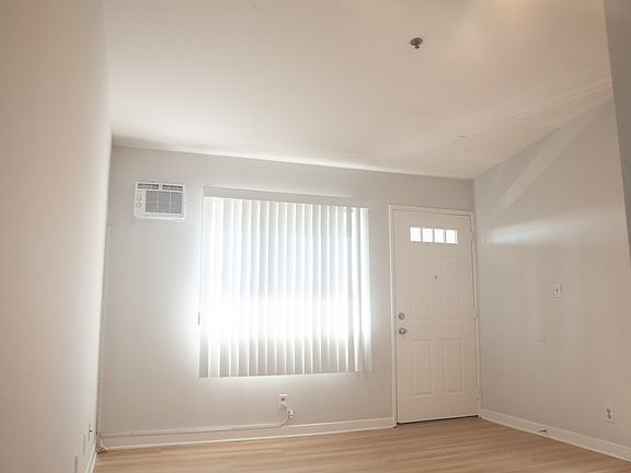 3rd image of 1132 N Cahuenga Blvd #7