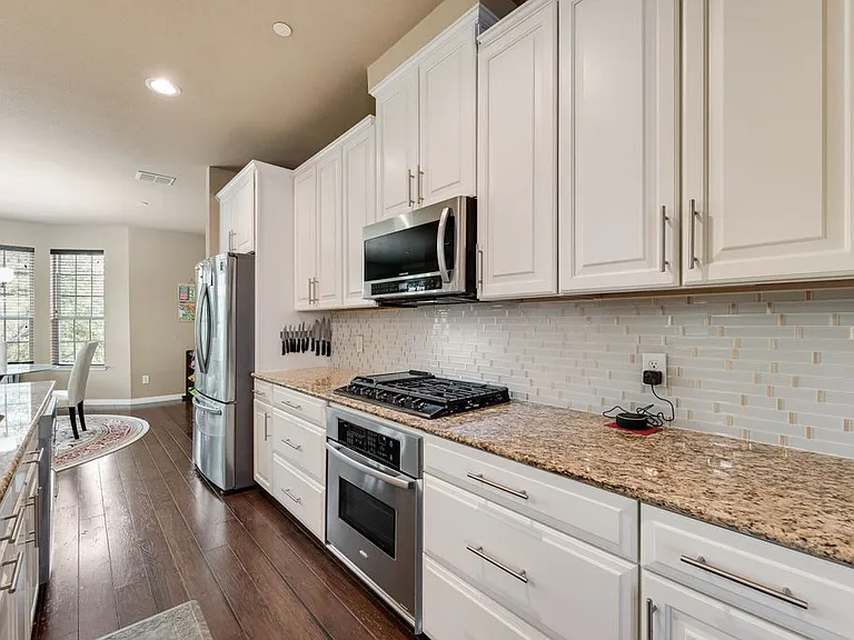 3895 Asbury Ln — Photo 11