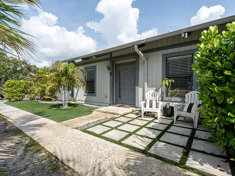 414 N Cypress Dr #D — Photo 29