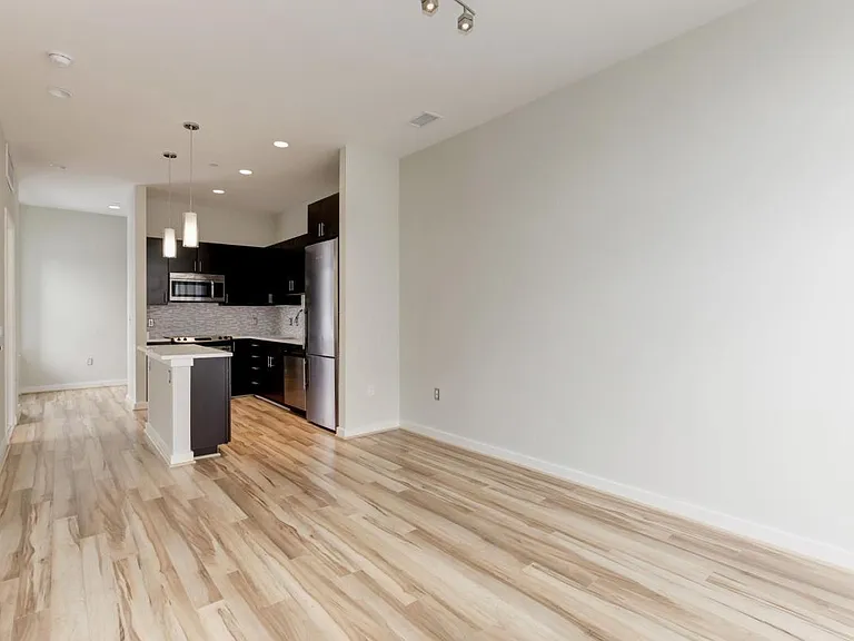1350 Florida Ave NW — Photo 3