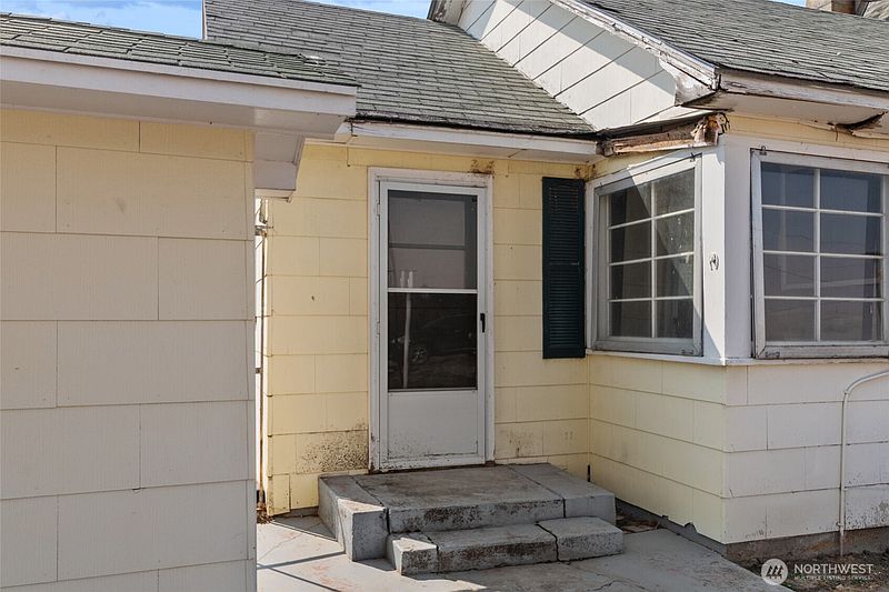 2nd image of 11993 Stone Road N