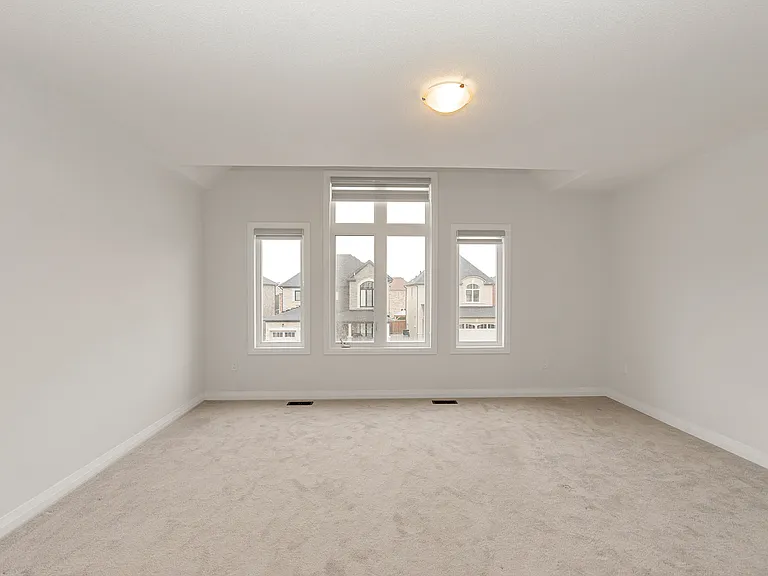1372 Harrington St #1372 HARRINGTON ST — Photo 3