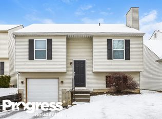 3468 Whisper Creek Dr, Columbus, OH 43231