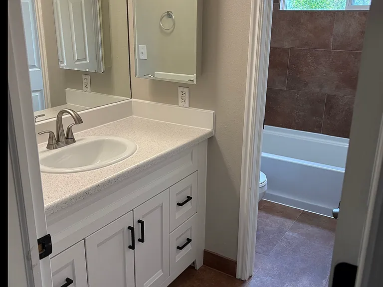 414 W 400 N #1 — Photo 7