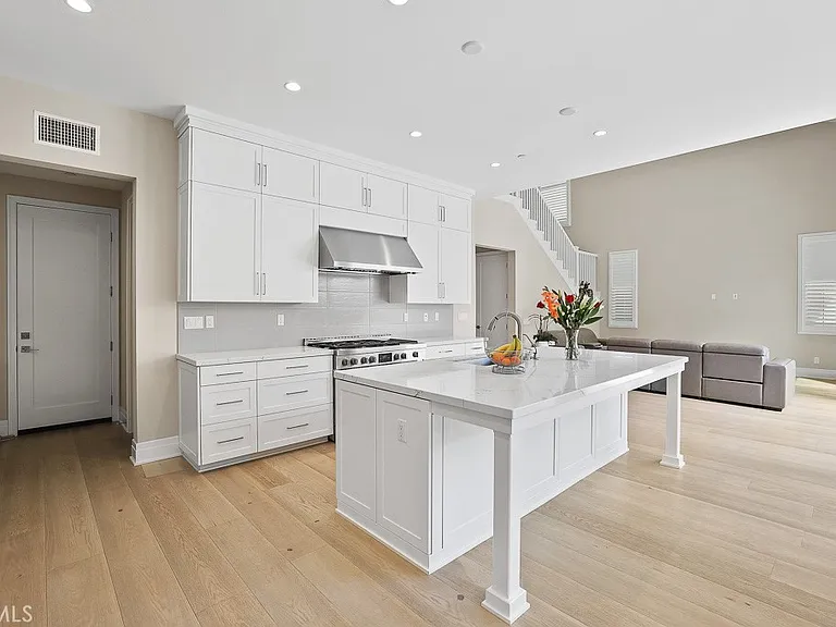 149 Roscomare — Photo 21