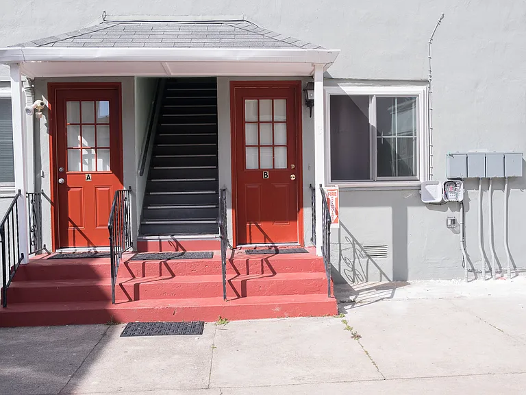 2217 Channing — Photo 2