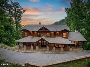 2778 Overholt Trl, Sevierville, TN 37862