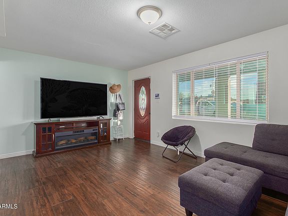 3rd image of 11222 W DULUTH Avenue