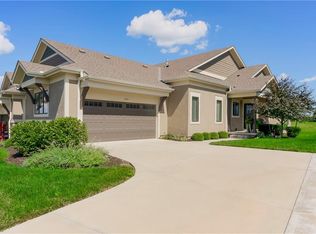 11483 S Waterford Dr, Olathe, KS 66061