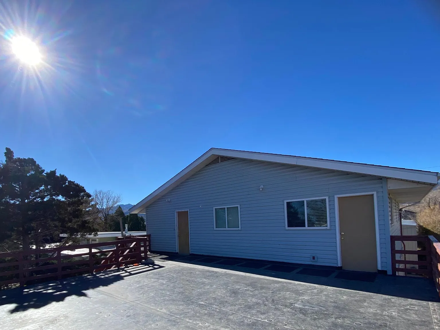 3 bed, 1000 sqft, $1,650 — Photo 2