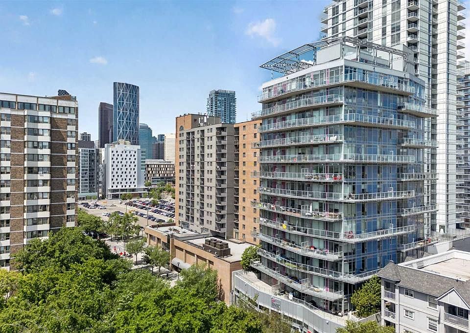 1st image of 624 S 8th Ave SE #305