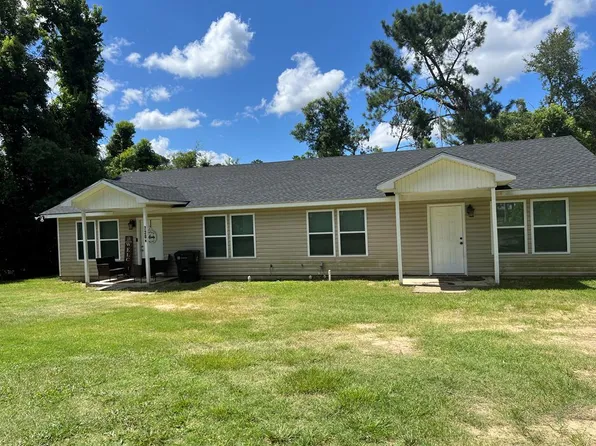 720 Peachtree St E, Douglas, GA 31533