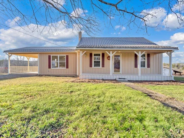 293 The Great Rd, Martinsville, VA 24112