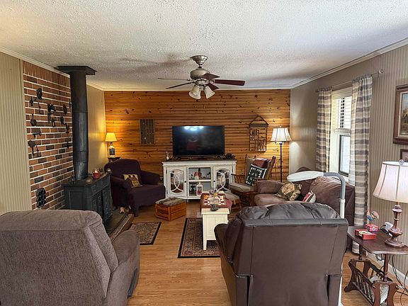 4th image of 326 & 358 Diederich Ln