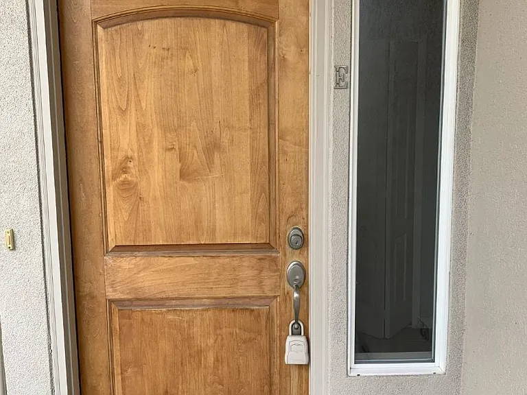 980 S Locust St E — Photo 2