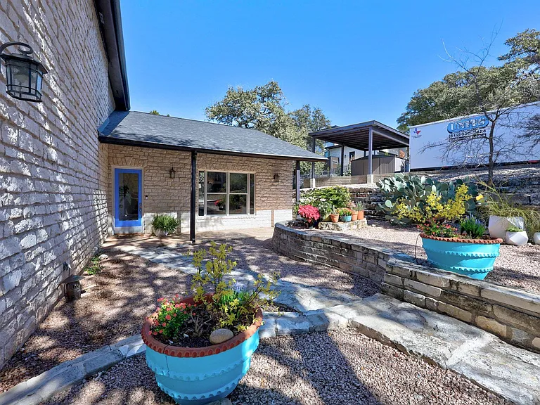 5600 Blueridge Ct — Photo 4