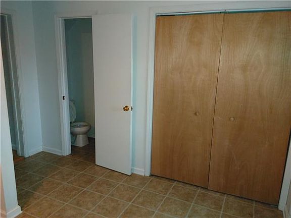3rd image of 1620 Baltimore Dr APT D