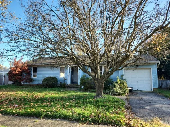 12 Naples Ave, Central Islip, NY 11722