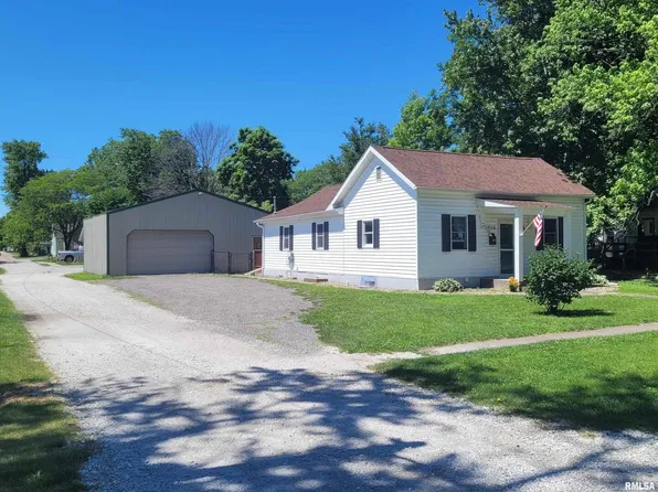 206 E North St, Mount Sterling, IL 62353