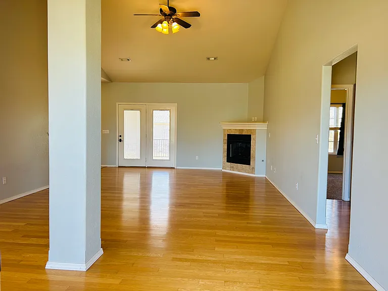 15 Mills Dr — Photo 2