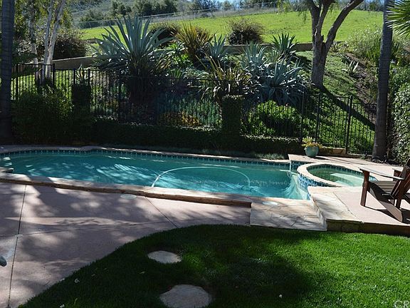 4th image of 5332 Carmento Dr