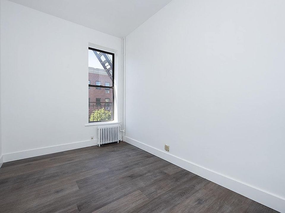 2nd image of 197 Franklin St APT 2R