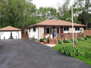 7438 Lakeshore Dr, Racine, WI 53402