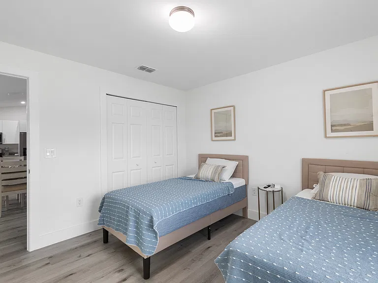 2321 NW 26th St — Photo 11