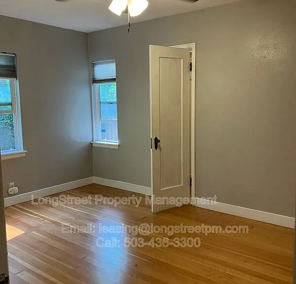390 23rd St SE — Photo 11