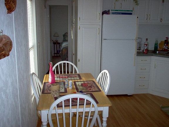 5th image of 185 SE 240th St